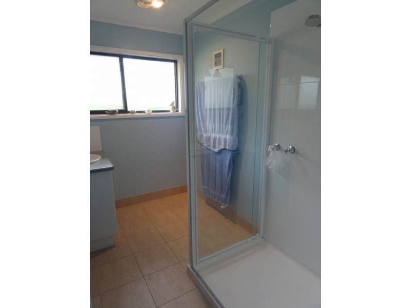 33 Ash Ave, Sandy Point VIC 3959
