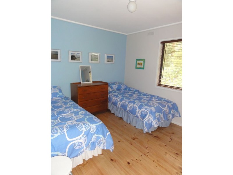 33 Ash Ave, Sandy Point VIC 3959