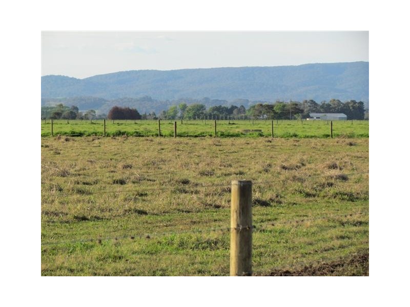 3/290 Temby Road, Iona VIC 3815