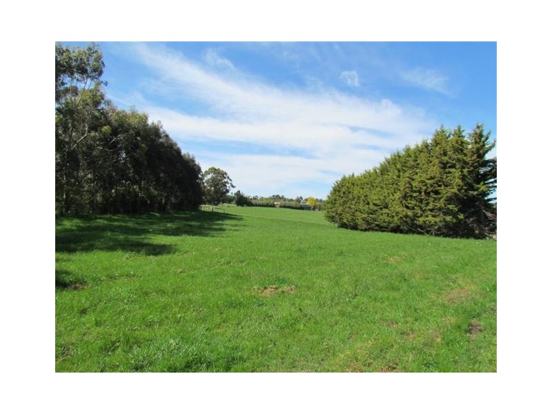 2083 Main Neerim Road, Neerim South VIC 3831