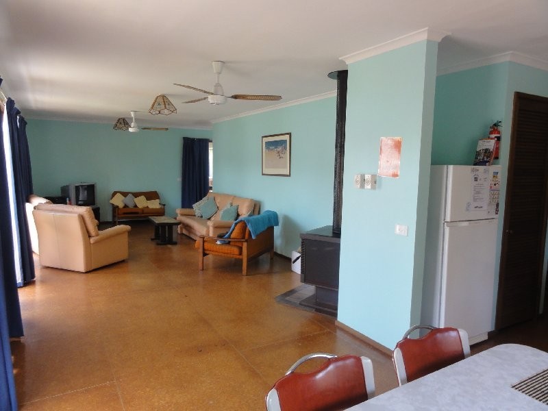 7 Fifth Avenue, Sandy Point VIC 3959