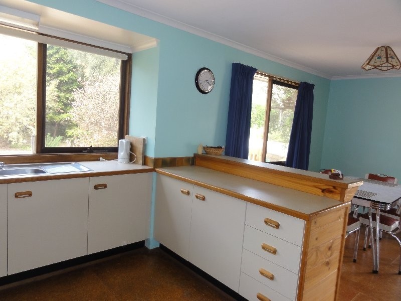 7 Fifth Avenue, Sandy Point VIC 3959