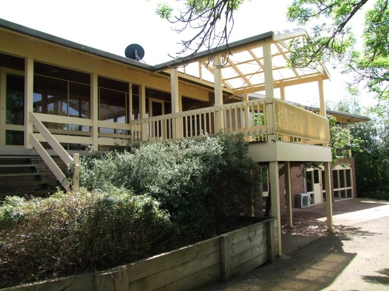 30 Lee Parade, Leongatha VIC 3953