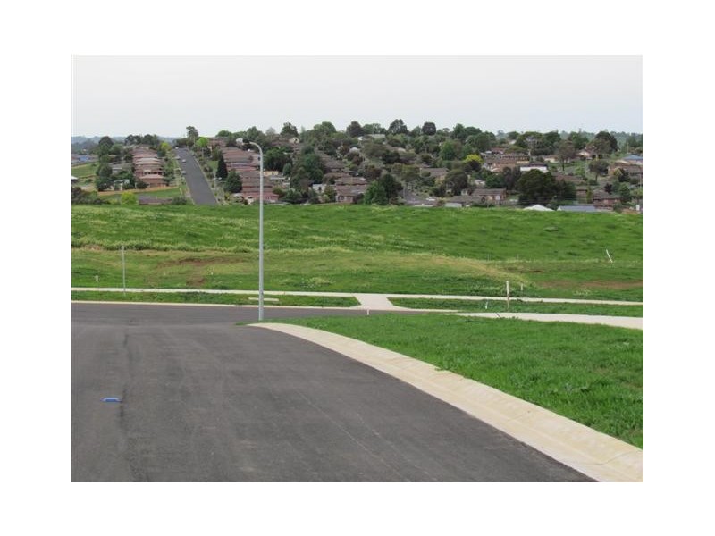 Thatch Court, Warragul VIC 3820