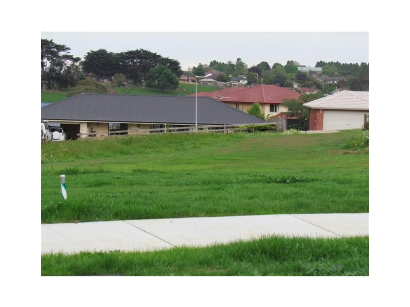 Thatch Court, Warragul VIC 3820