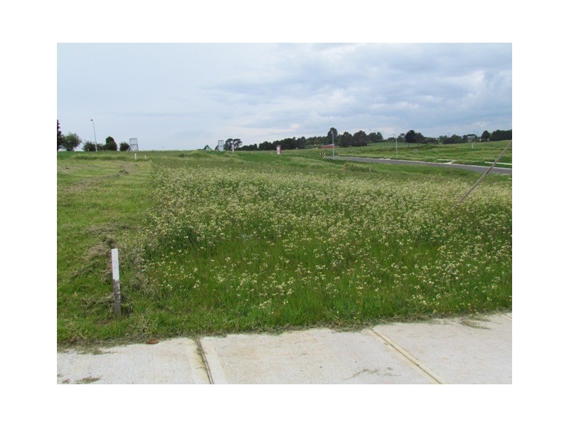 Thatch Court, Warragul VIC 3820