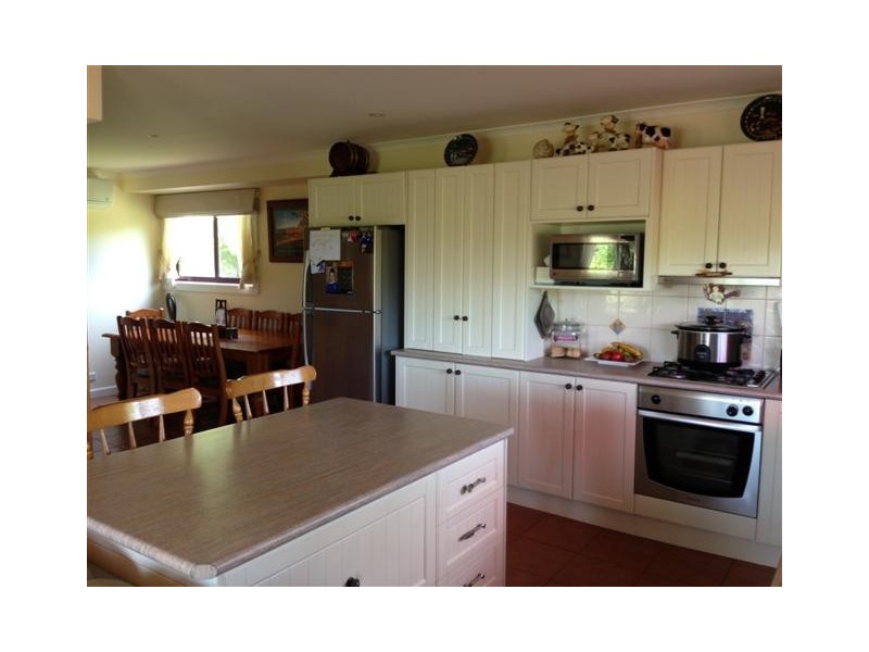 9 Myers Road, Drouin VIC 3818