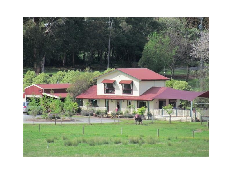 9 Myers Road, Drouin VIC 3818