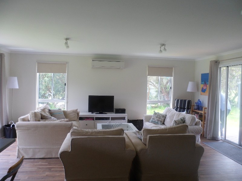 7 Ash Ave, Sandy Point VIC 3959