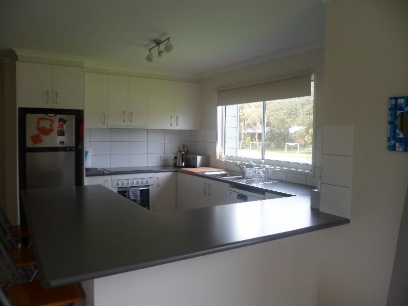 7 Ash Ave, Sandy Point VIC 3959