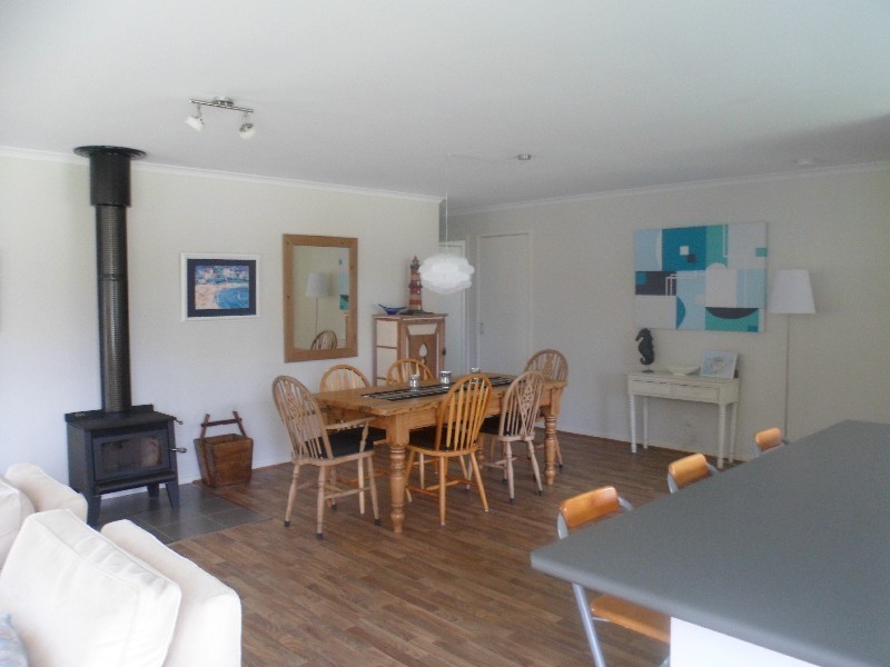 7 Ash Ave, Sandy Point VIC 3959