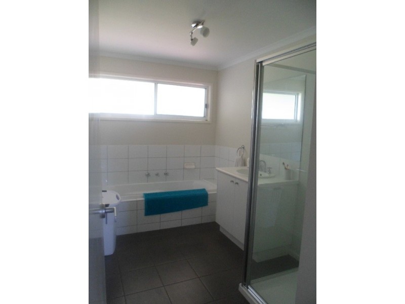 7 Ash Ave, Sandy Point VIC 3959