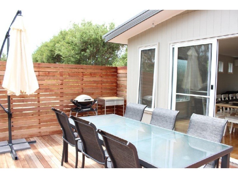 25 Acacia St, Sandy Point VIC 3959