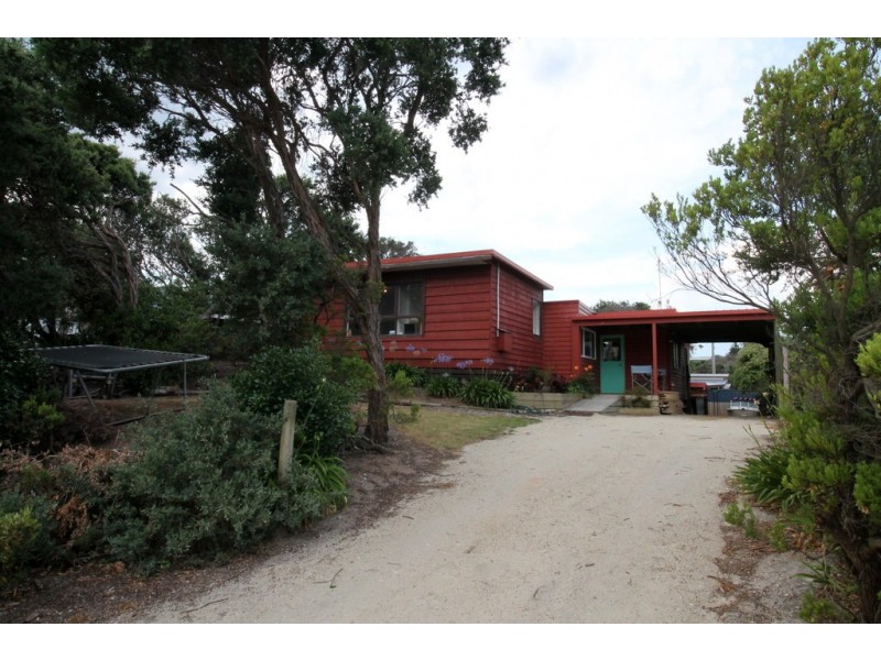 9 Ocean View Pde, Sandy Point VIC 3959