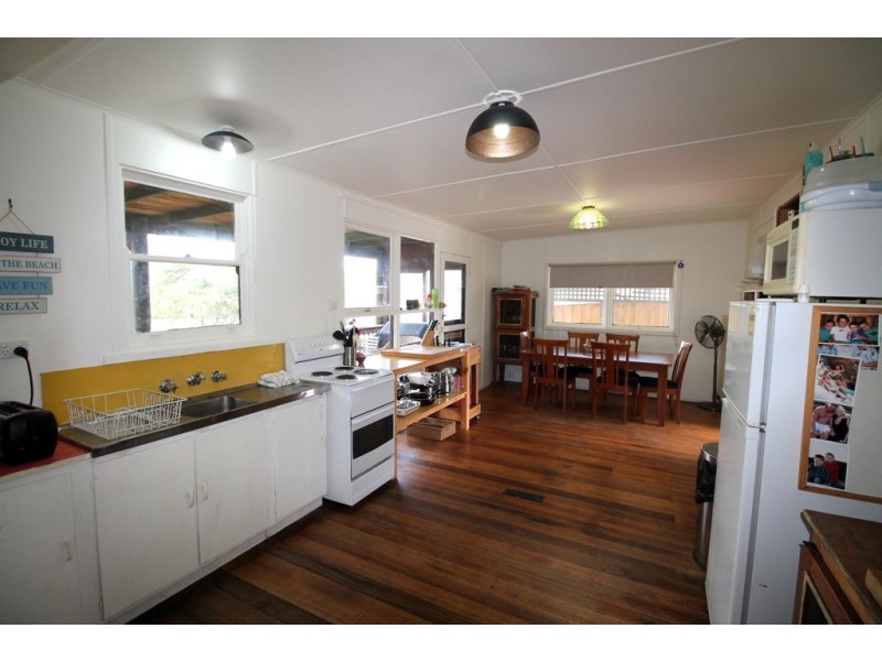 9 Ocean View Pde, Sandy Point VIC 3959