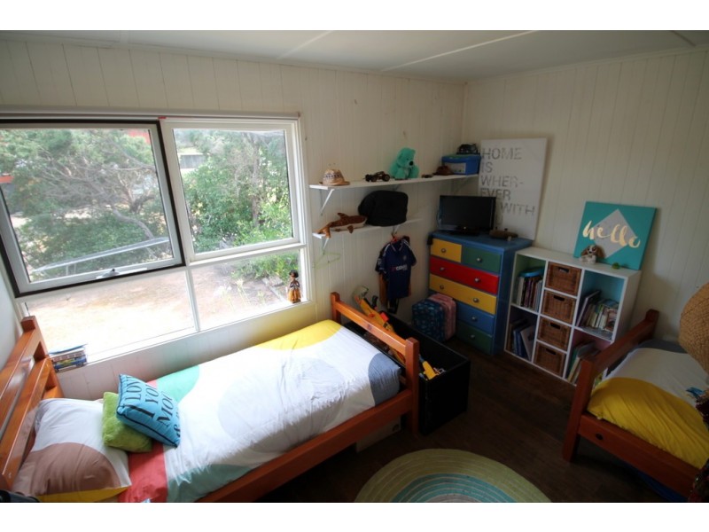 9 Ocean View Pde, Sandy Point VIC 3959