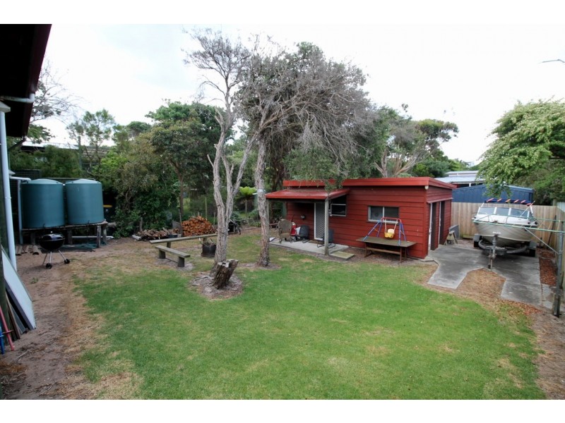9 Ocean View Pde, Sandy Point VIC 3959