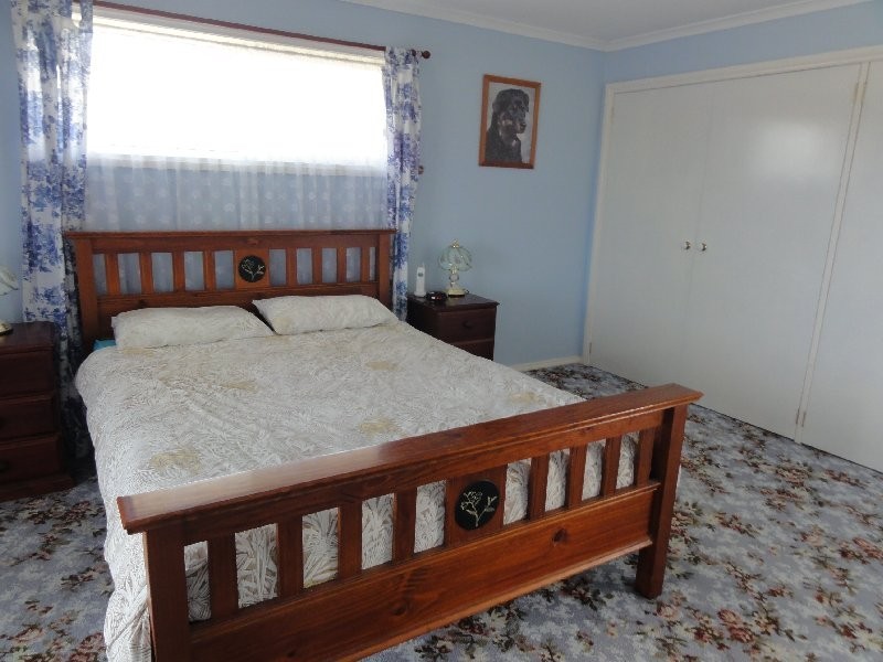 60 McKanes Rd, Welshpool VIC 3966