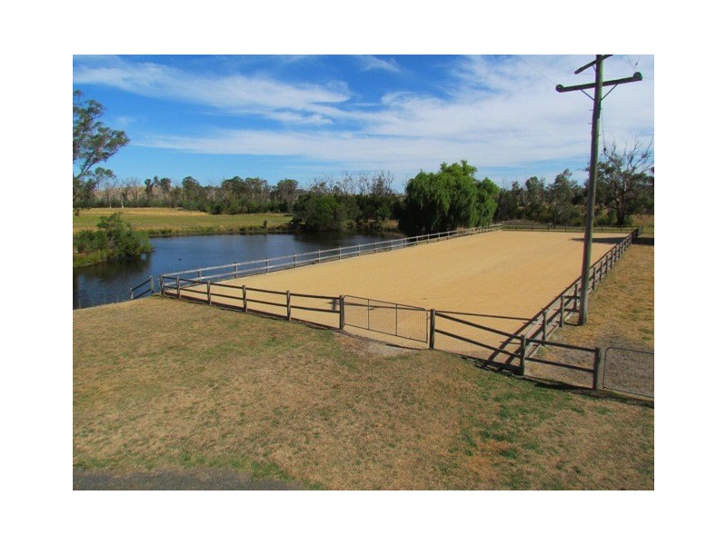 300 Jacksons Track, Labertouche VIC 3816