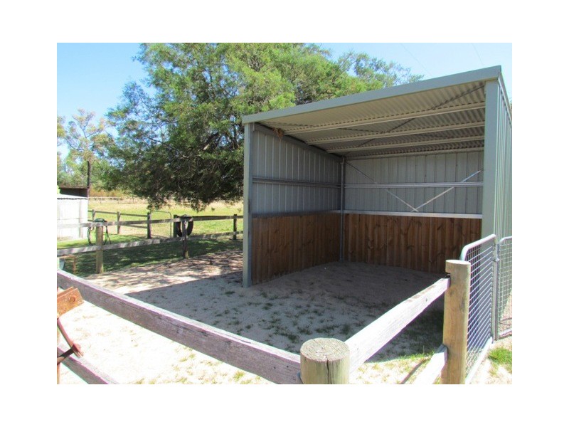 300 Jacksons Track, Labertouche VIC 3816