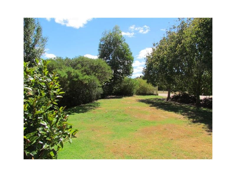 5 Marion Place, Drouin VIC 3818