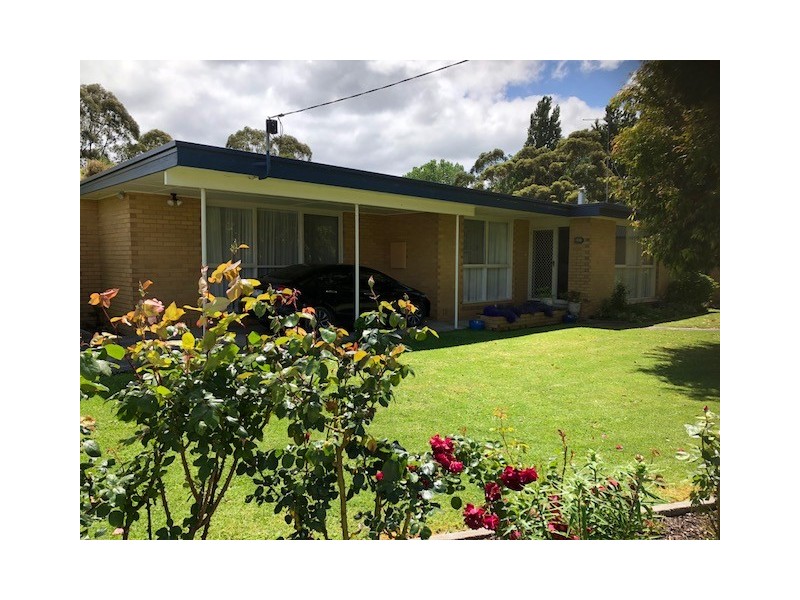11 Pioneer St, Foster VIC 3960
