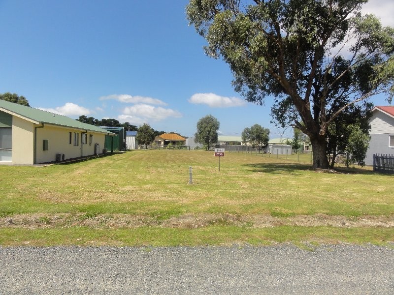 41 Railway Ave, Welshpool VIC 3966