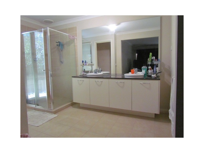 69 Walker Drive, Drouin VIC 3818