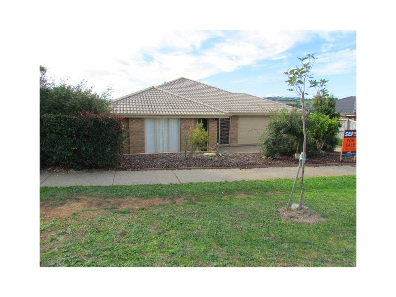 69 Walker Drive, Drouin VIC 3818