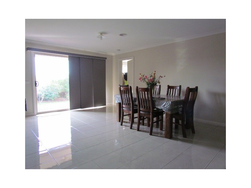 69 Walker Drive, Drouin VIC 3818