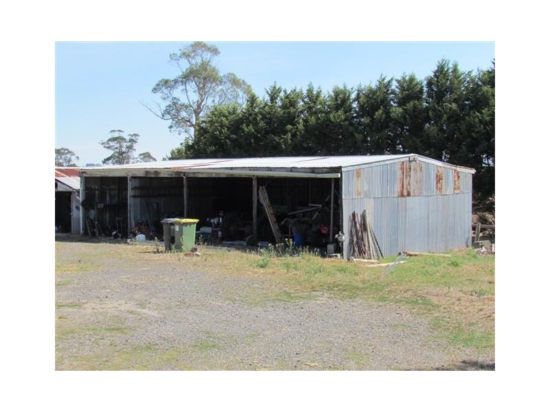 33 Elder Road, Mountain View VIC 3988