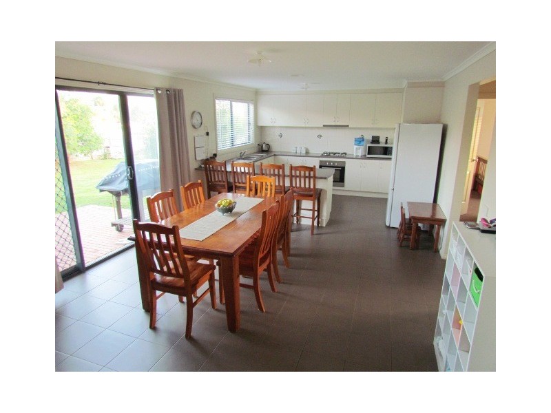 11 Palm Square, Drouin VIC 3818