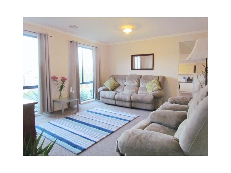 11 Palm Square, Drouin VIC 3818