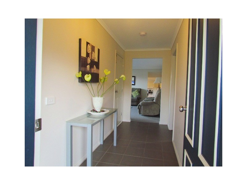 11 Palm Square, Drouin VIC 3818