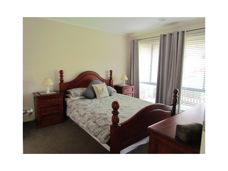 11 Palm Square, Drouin VIC 3818