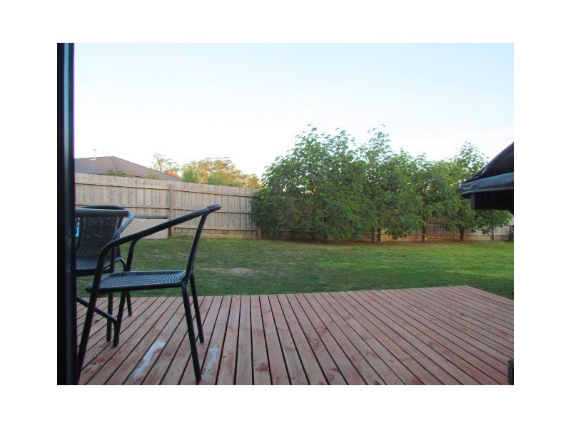 11 Palm Square, Drouin VIC 3818