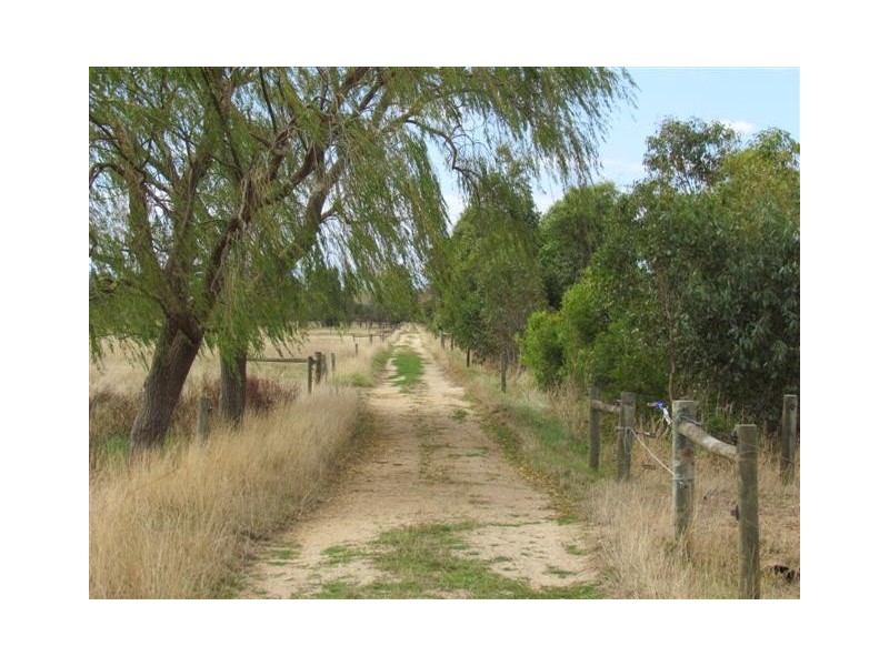105 Ten Mile Road, Yarragon VIC 3823