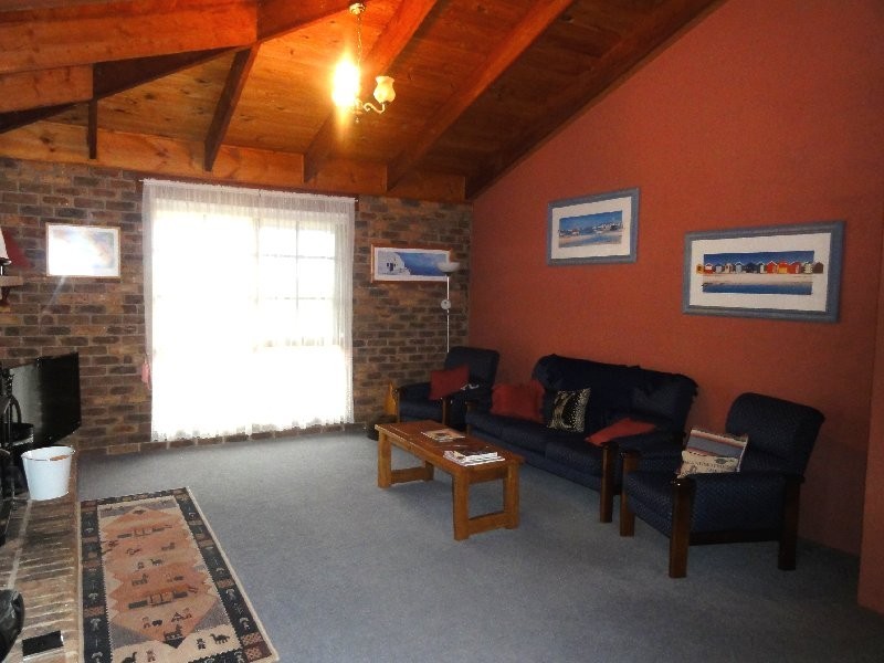 18 Bowen St, Port Franklin VIC 3964