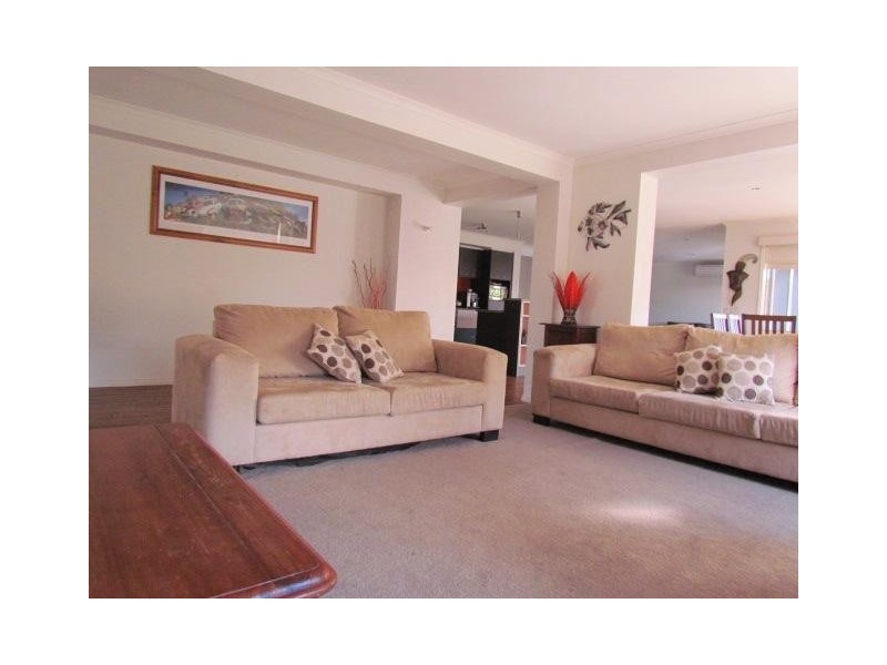 17 Hardy Drive, Trafalgar VIC 3824