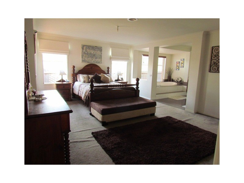 17 Hardy Drive, Trafalgar VIC 3824