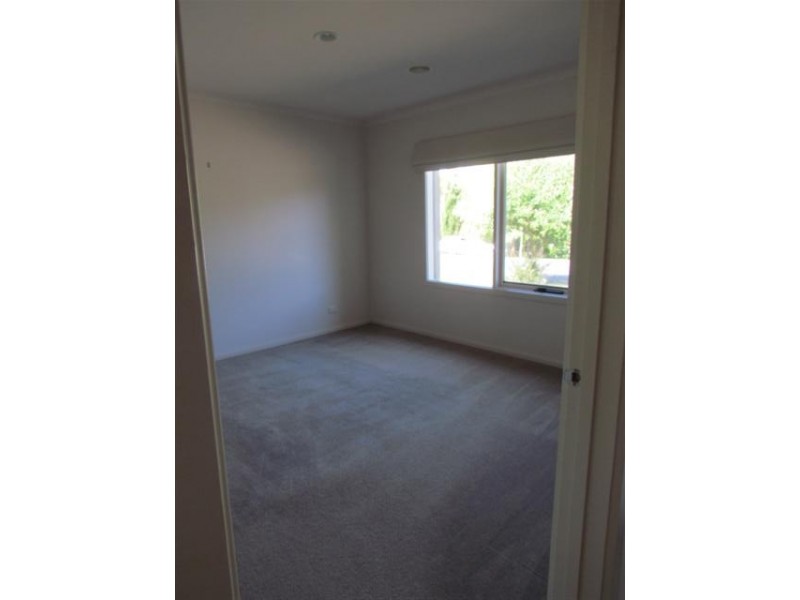 55 Longwarry Road, Drouin VIC 3818