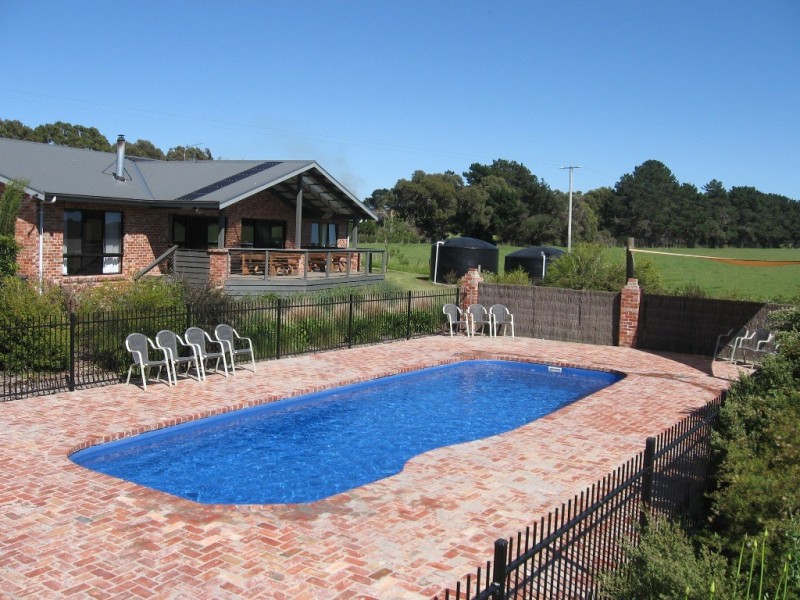 1075 Waratah Rd, Waratah Bay VIC 3959