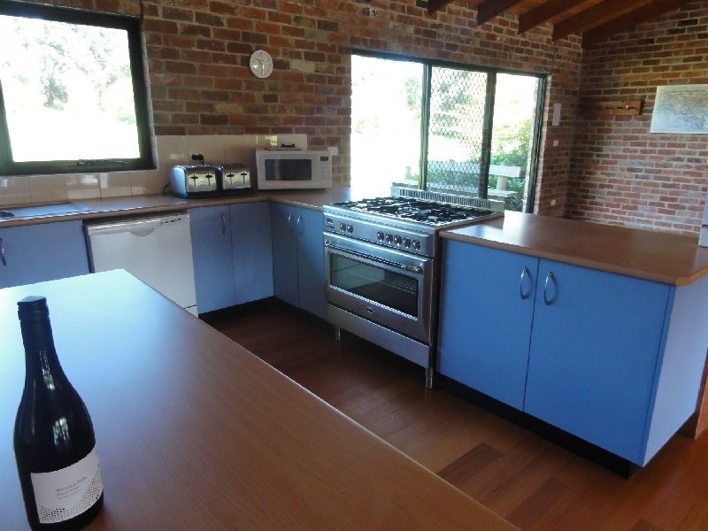 1075 Waratah Rd, Waratah Bay VIC 3959