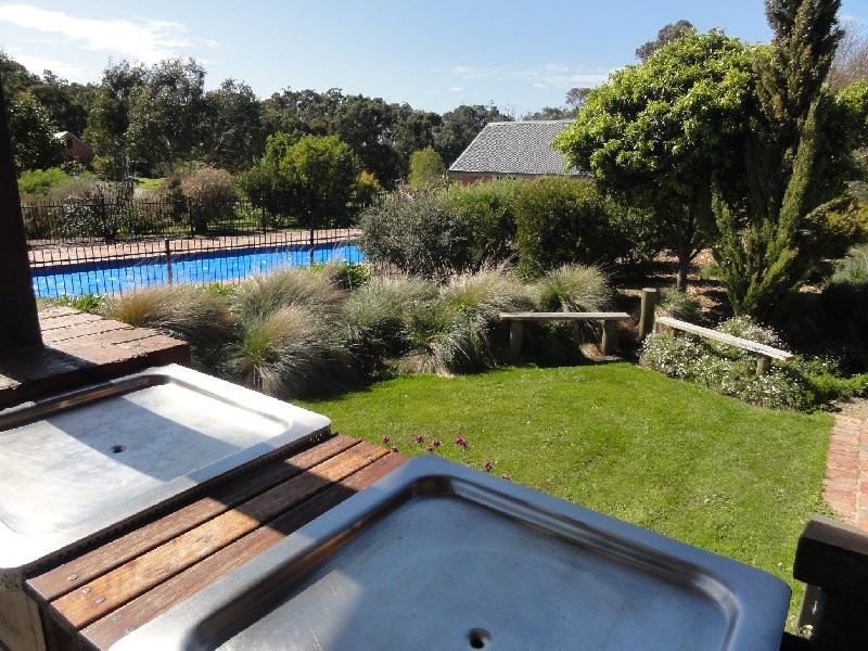 1075 Waratah Rd, Waratah Bay VIC 3959