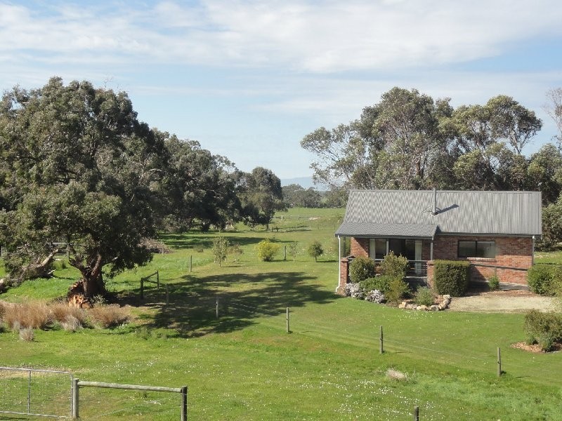 1075 Waratah Rd, Waratah Bay VIC 3959