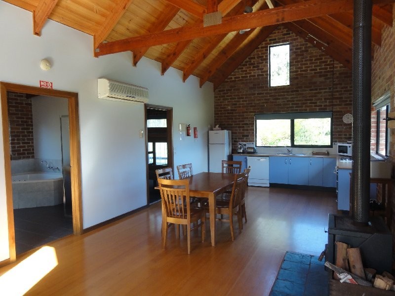 1075 Waratah Rd, Waratah Bay VIC 3959