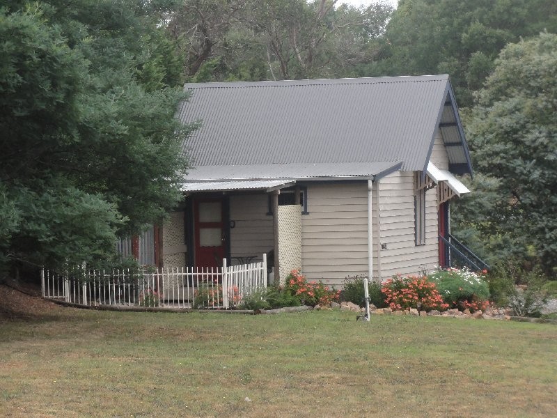 8 Waratah Road, Fish Creek VIC 3959