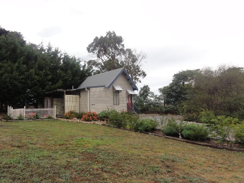 8 Waratah Road, Fish Creek VIC 3959