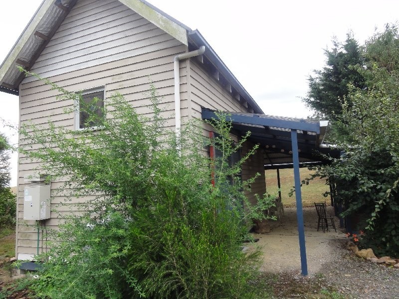 8 Waratah Road, Fish Creek VIC 3959