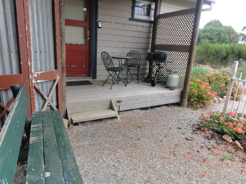 8 Waratah Road, Fish Creek VIC 3959